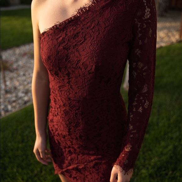 Classy Red Lace One Armed Formal Dress - Picture 1 of 3